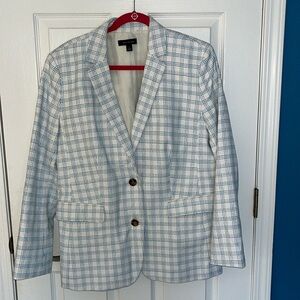 And Taylor blazer white in the background, blue lines size 14